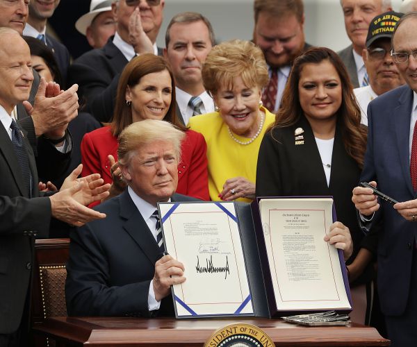 New Law Provides Better Care to Veterans Seeking Transplants