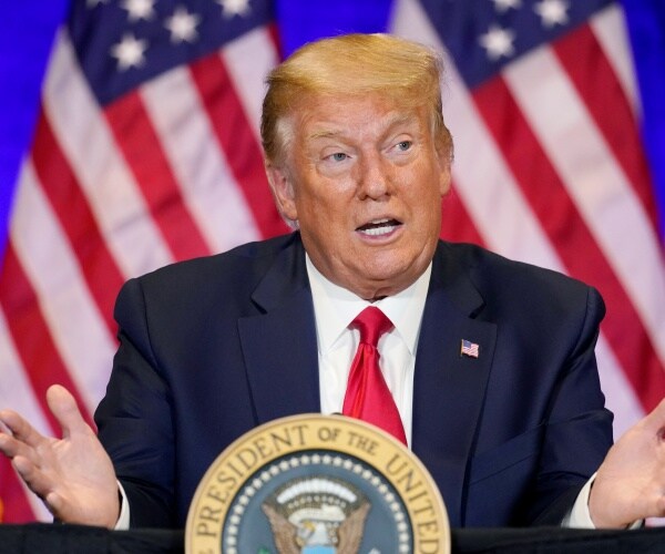 donald trump speaks to crowd