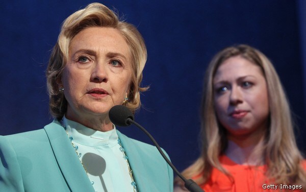 Hillary and Chelsea Clinton Head to Hollywood 