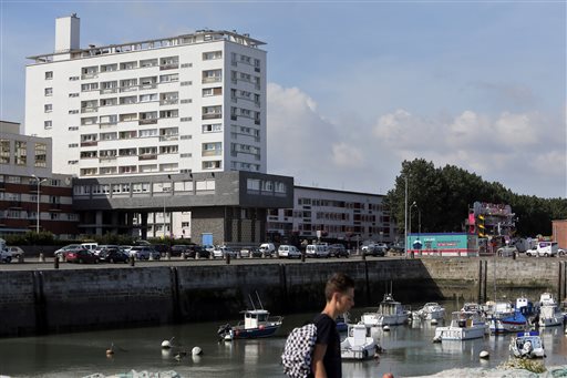 Calais, Hit by Migrant Woes, a City Everyone Wants to Leave