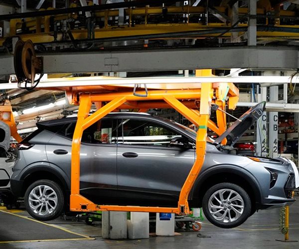 Trump Expanding Credits for US Auto Production