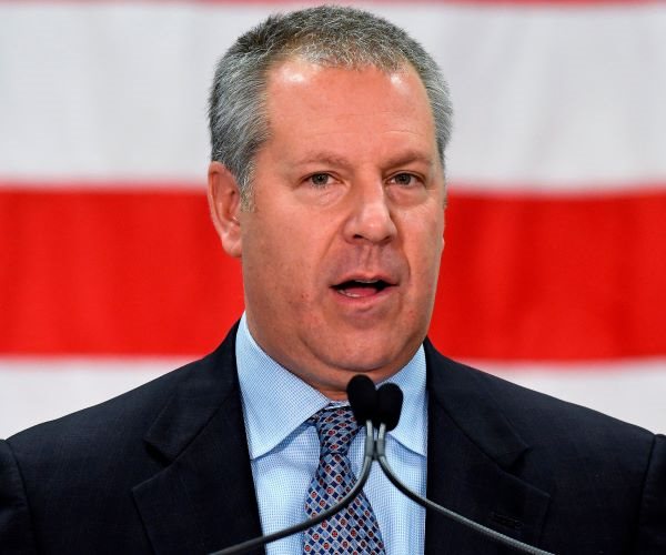 CSX Names Former Ford President Hinrichs as New CEO