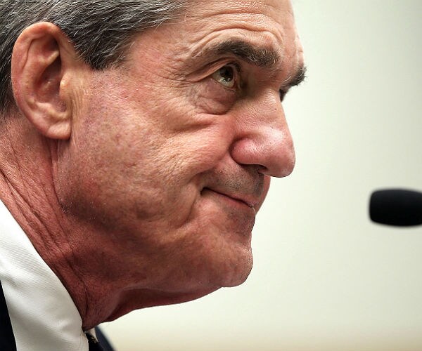 Dems Urge Trump to Extradite Russian Officials Indicted by Mueller