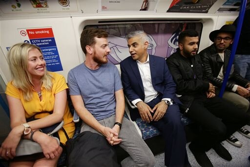 Overnight Subway Service in London to Serve 50,000 a Weekend