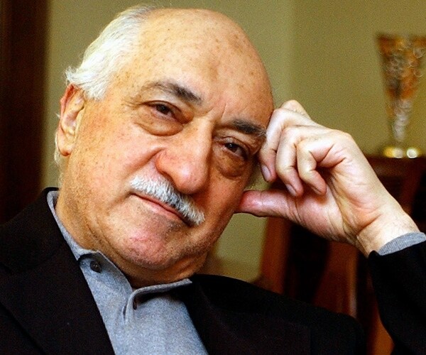 Exiled Cleric Gulen Condemns Turkish Crackdown on His Supporters