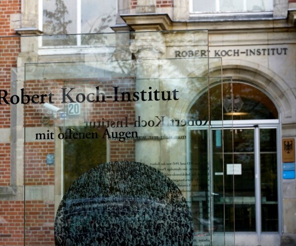 Spiegel: German Infectious Disease Agency Hit by Hackers Before Arson Attack 