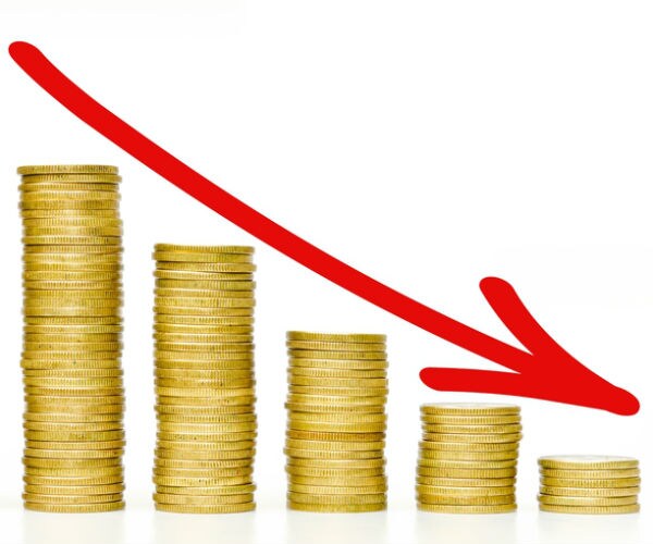 Gold Drops More Than 1 Percent After French Election Revives Risk Appetite