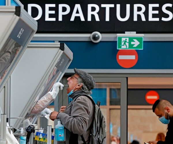 US Considering COVID Testing for Domestic Flight Passengers