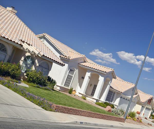 New Yorkers, Londoners Ditching Cities for Suburbs