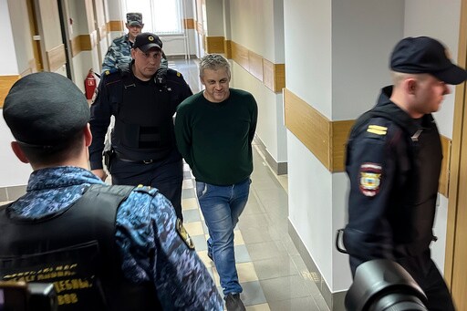 Russia Convicts Ex-police Officer over Ukraine war Criticism