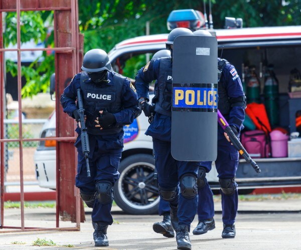 do not pick fights with law enforcement 