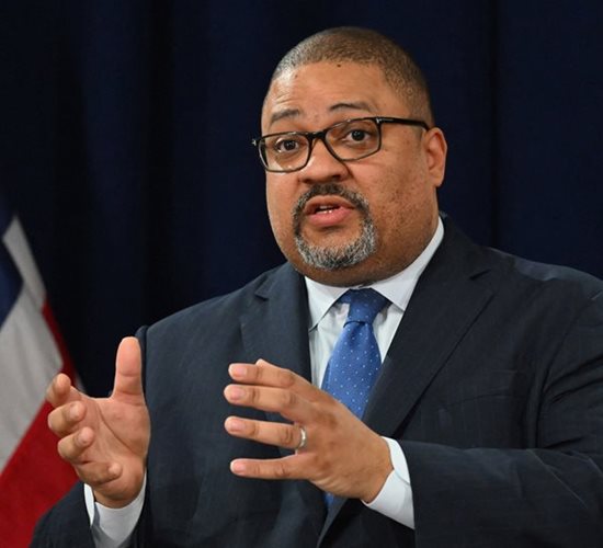 Manhattan DA Must Give JPMorgan Epstein Documents