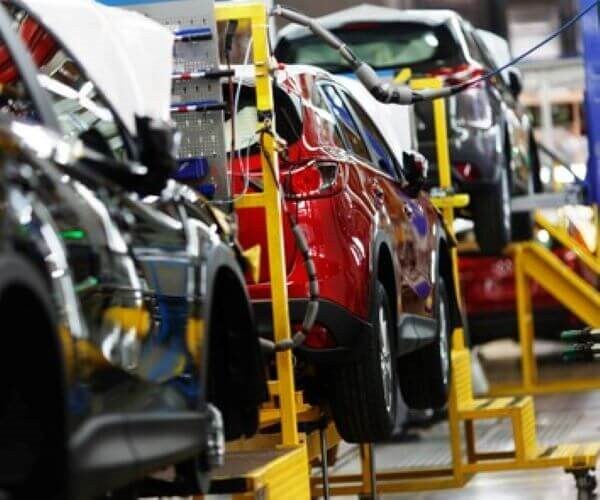 US Manufacturing Output Rises More than Expected