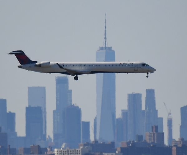 American Air, JetBlue to Boost New York Flying Options in Recovery Bid