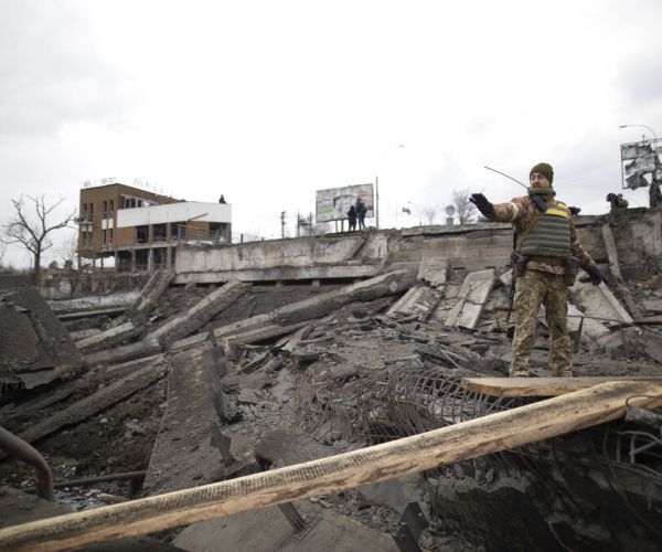 CNN: Ukrainian Protestor Hit by Russian Soldiers' 'Warning Shots'