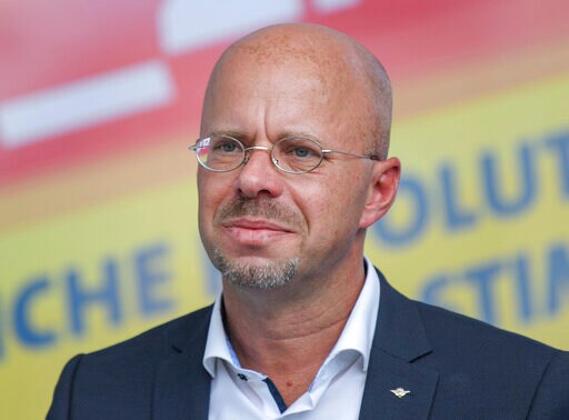 German Far-right Hopeful Faces New Extremism Claims