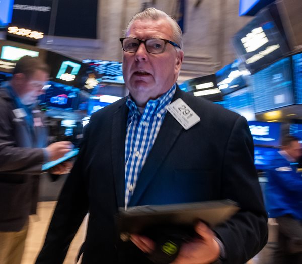 Futures Steady After Wall Street Selloff on Trade War Fears