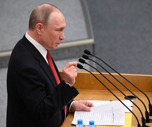 Putin Backs Amendment Allowing Him to Remain in Power