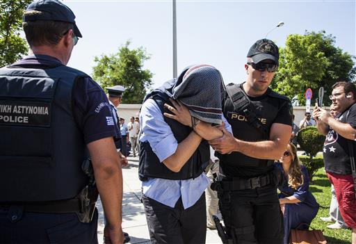 Greece: 8 Turkish Military Personnel Sentenced to 2 Months