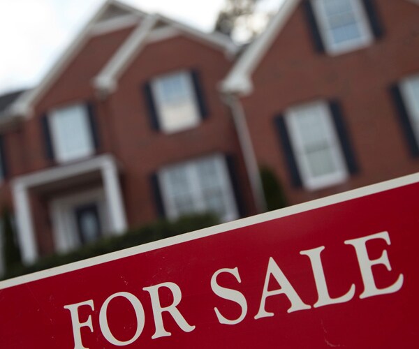 Existing Home Sales Fall in December, Softening Best Year Since 2006