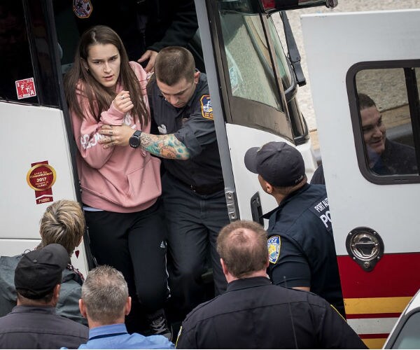 Lincoln Tunnel Bus Collision Leaves 32 Hurt, 7 Seriously