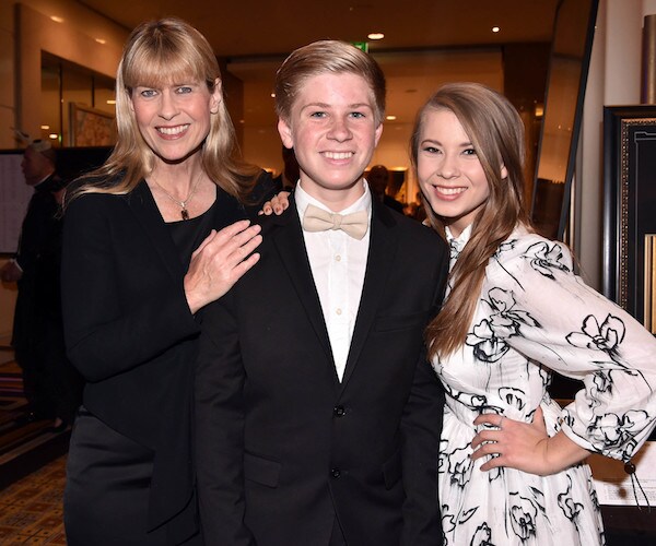 Irwin Family on Animal Planet Again