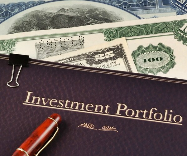 A $19 Billion Bond ETF Shows 60-40 Strategy Still Works