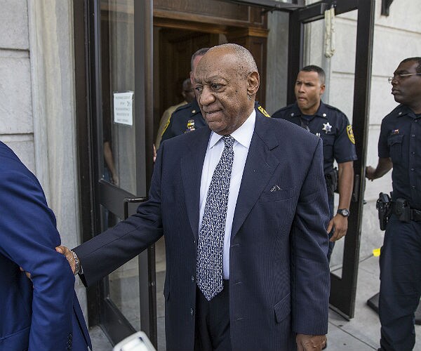 Judge in Cosby's Retrial Denies Bid to Throw Out Sex Abuse Charges