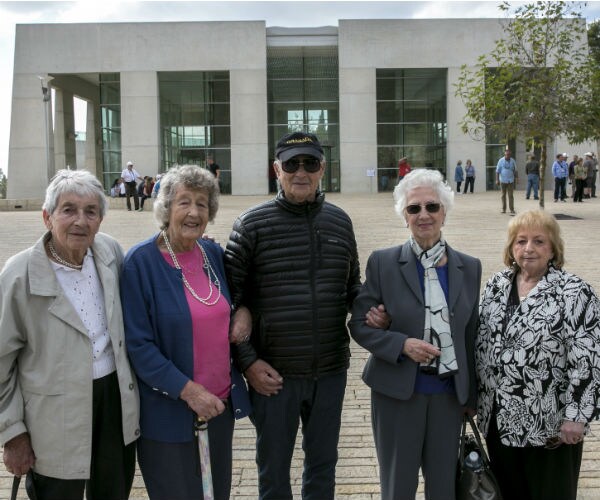 Protesters Remember Refugees, Forget Jews