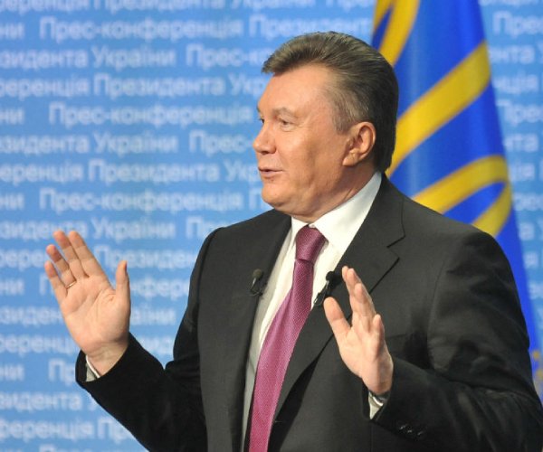 former ukrainian president victor yanukovych speaks at a news conference