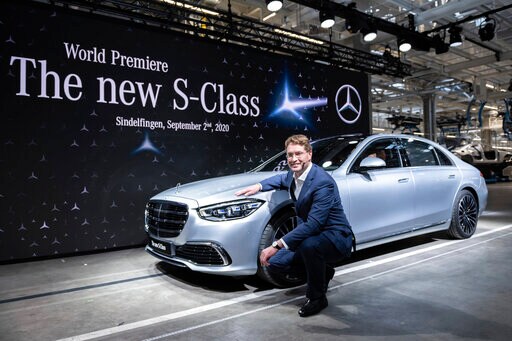 Mercedes-Benz Unveils New Flagship S-Class Sedan