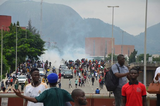 Rights Group Says 13 Killed During Protests over Nigeria's Economic Crisis. Hundreds Arrested