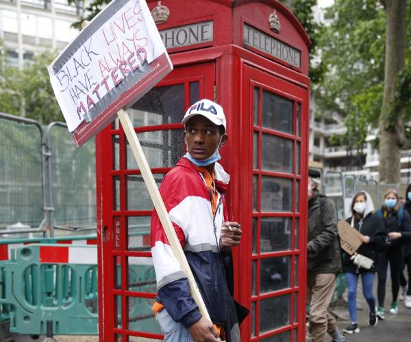 Protests Support Floyd, Black Lives Matter on 3 Continents