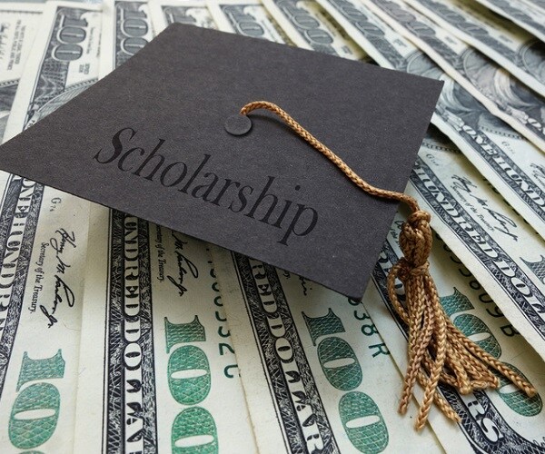 Tax Credits on Education Scholarship Help Aid Young Americans