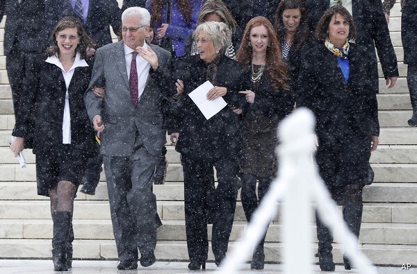 Hobby Lobby Counsel 'Cautiously Optimistic' About High Court Win