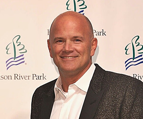 Bitcoin Is Below $7,000 But Novogratz Stays Long, Shorts Stocks