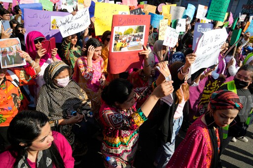 Pakistani Police Probe Officers over Women's March Violence