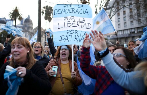 Crowds Fill Argentine Streets to Back Conservative President