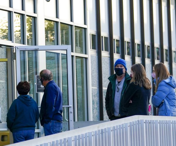 Many Voters, Few Glitches, Some Suits as Pennsylvania Votes