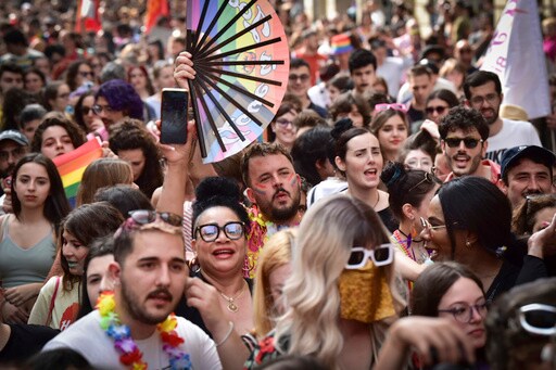 Rome LGBTQ  Pride Parade Celebrates 30th Anniversary, Makes Fun of Pope Francis Comments