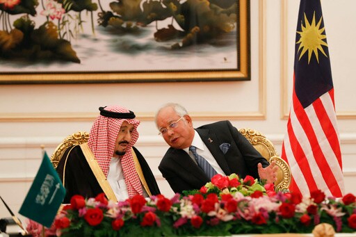 Crowds Greet Saudi King on Rare Visit to Indonesia