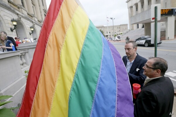 Gay Couples Marry in Little Rock; AG Seeks Stay