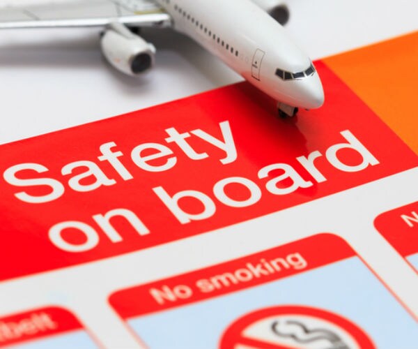 Delta Bans Rude Pro-Trump Passenger for Life, Gives Refunds