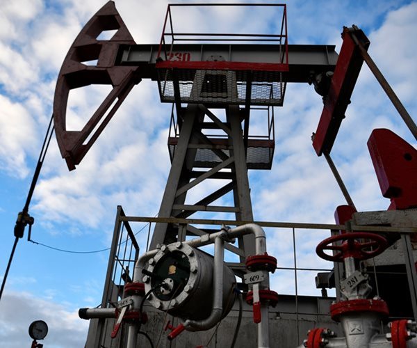 Oil Prices Rise on Summer Demand, OPEC Cuts