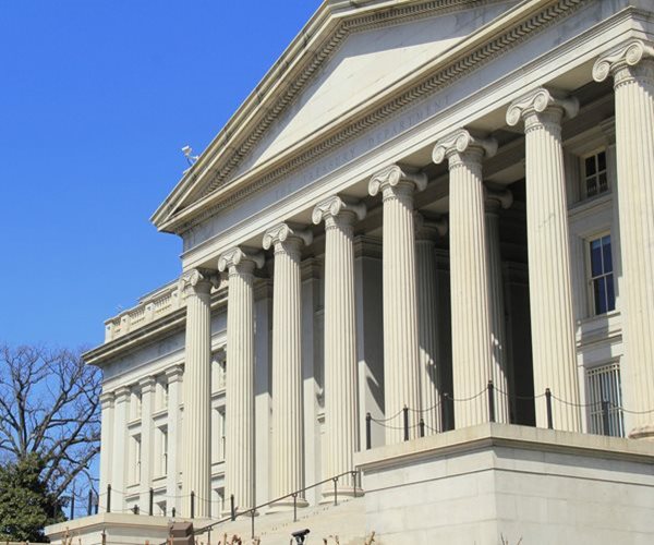 Short-End Bonds Rally on Revamped Rate Outlook