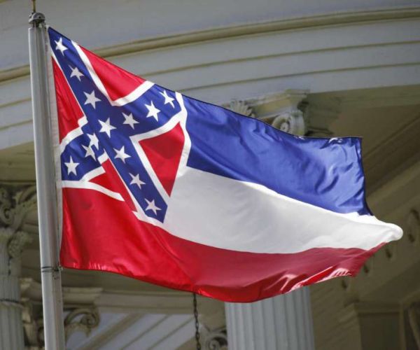 Mississippi Flag Ordered Out of Park Near Statue of Liberty