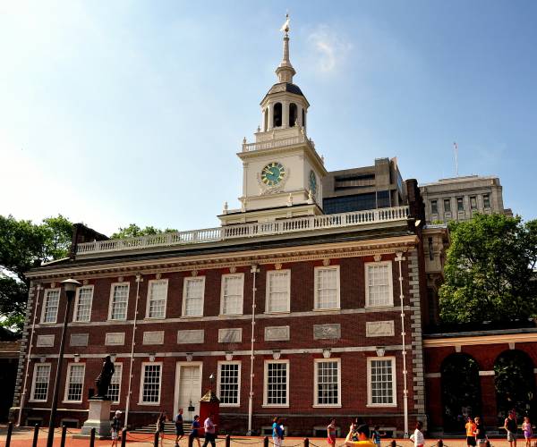 independence hall in philadelphia