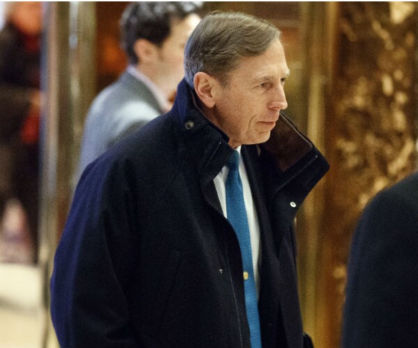 Is Petraeus 'Unfit to Serve' as Trump Adviser?