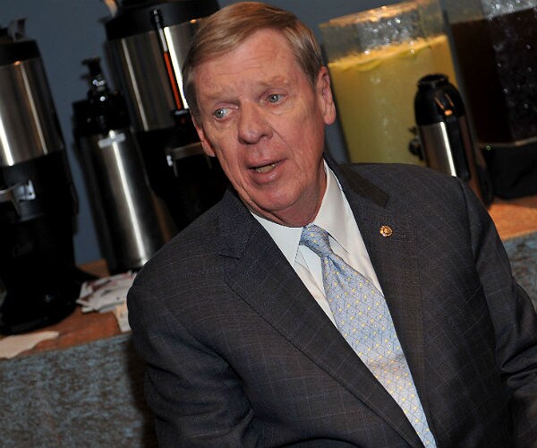 Sen. Johnny Isakson Denies VA Reforms Went to Union First