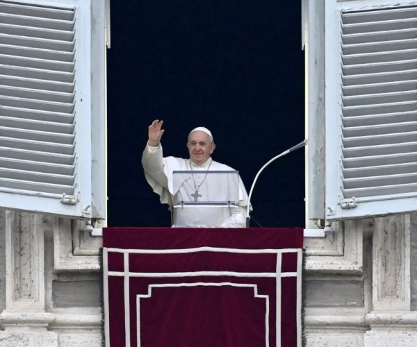 Having Pets Not Kids Robs us of 'Humanity': Pope